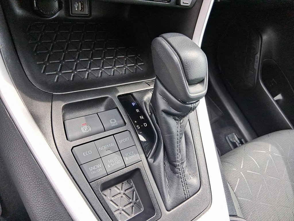 2023 Toyota RAV4 XLE AWD in Stratford, Ontario - 14 - w1024h768px