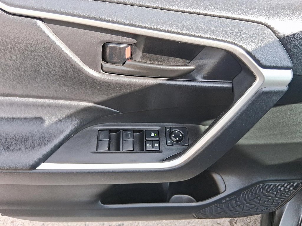 2023 Toyota RAV4 LE AWD in Stratford, Ontario - 10 - w1024h768px