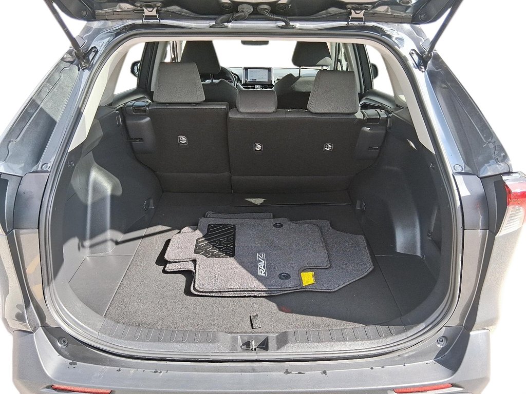 2023 Toyota RAV4 LE AWD in Stratford, Ontario - 6 - w1024h768px