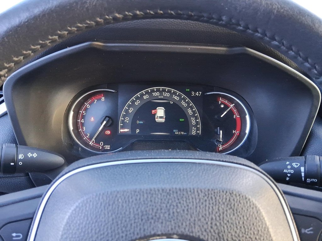 2023 Toyota RAV4 XLE AWD in Stratford, Ontario - 14 - w1024h768px
