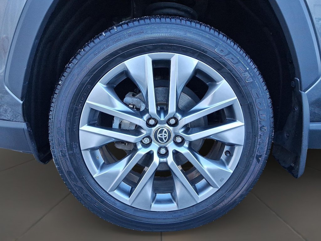 2023 Toyota RAV4 XLE AWD in Stratford, Ontario - 7 - w1024h768px