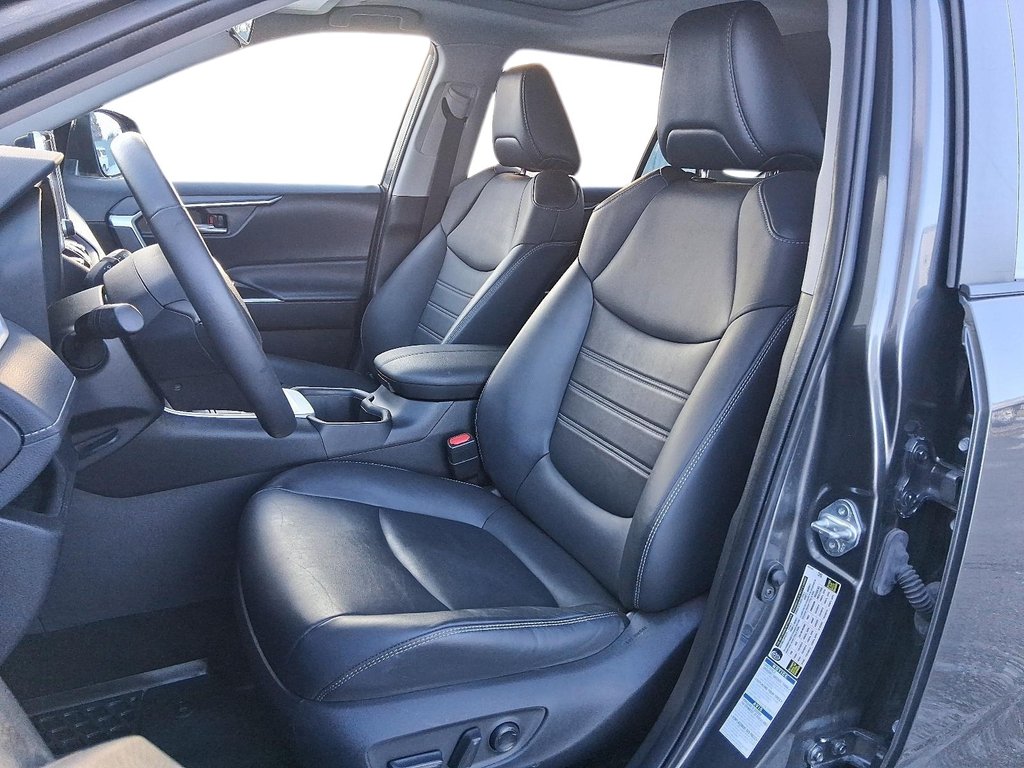 2023 Toyota RAV4 XLE AWD in Stratford, Ontario - 8 - w1024h768px