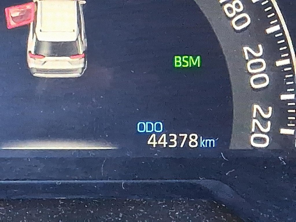 2023 Toyota RAV4 XLE AWD in Stratford, Ontario - 13 - w1024h768px