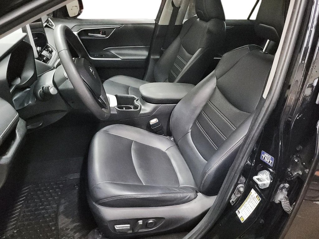 2023 Toyota RAV4 XLE AWD in Stratford, Ontario - 8 - w1024h768px