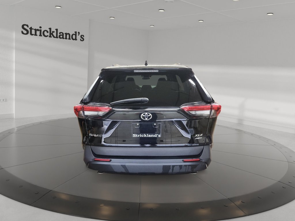2023 Toyota RAV4 XLE AWD in Stratford, Ontario - 3 - w1024h768px