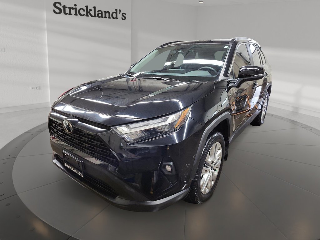 2023 Toyota RAV4 XLE AWD in Stratford, Ontario - 1 - w1024h768px