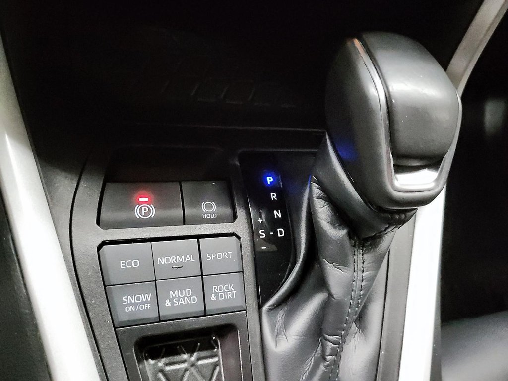 2023 Toyota RAV4 XLE AWD in Stratford, Ontario - 14 - w1024h768px