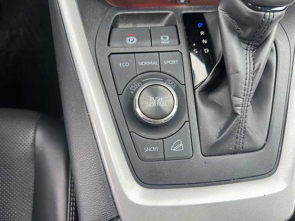 2024 Toyota RAV4 Limited AWD in Stratford, Ontario - 15 - w1024h768px
