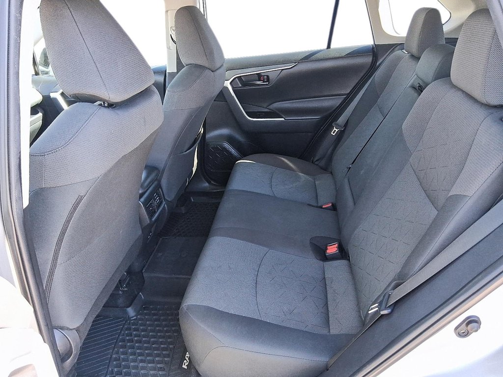 2024 Toyota RAV4 LE AWD in Stratford, Ontario - 9 - w1024h768px