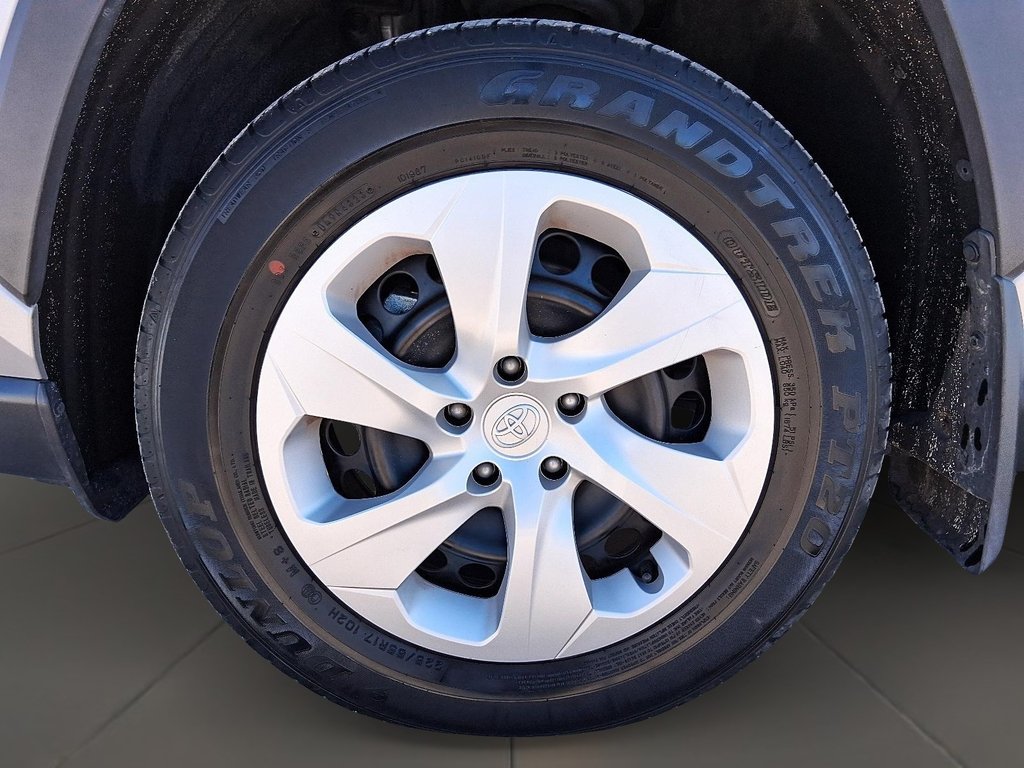 2024 Toyota RAV4 LE AWD in Stratford, Ontario - 7 - w1024h768px