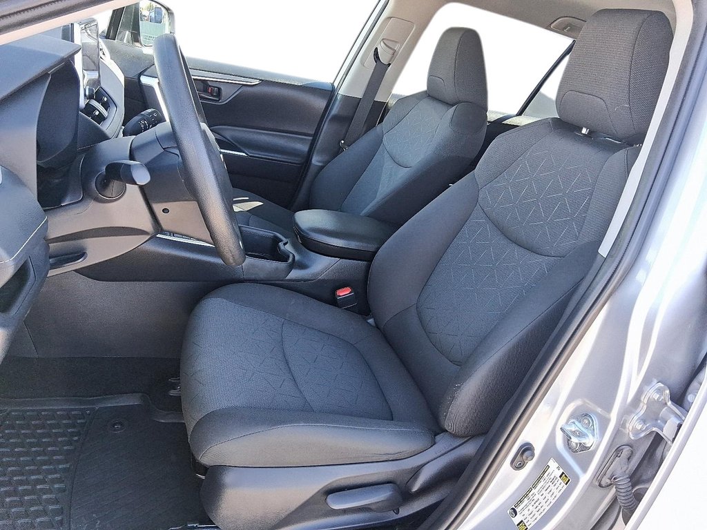 2024 Toyota RAV4 LE AWD in Stratford, Ontario - 8 - w1024h768px