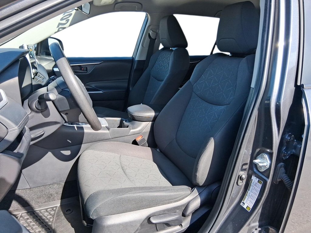 2024 Toyota RAV4 LE AWD in Stratford, Ontario - 8 - w1024h768px
