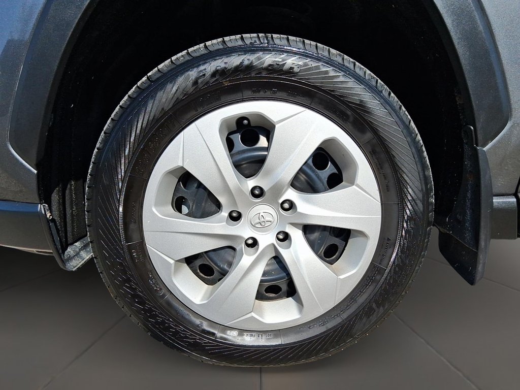 2024 Toyota RAV4 LE AWD in Stratford, Ontario - 7 - w1024h768px