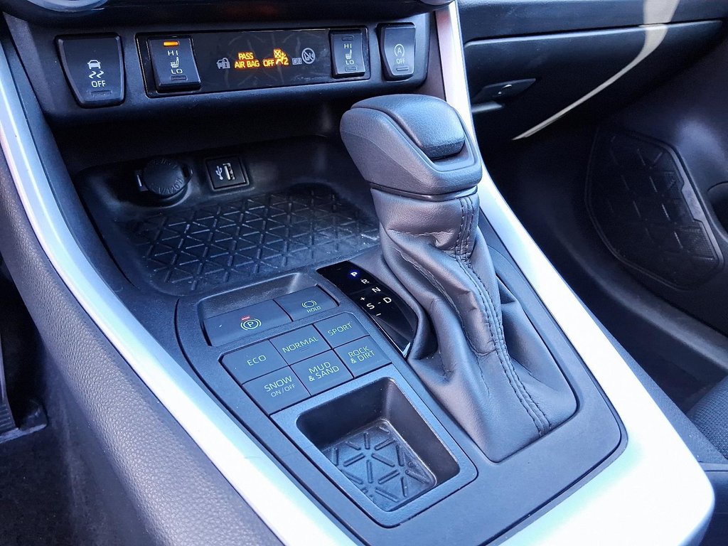 2024 Toyota RAV4 LE AWD in Stratford, Ontario - 16 - w1024h768px