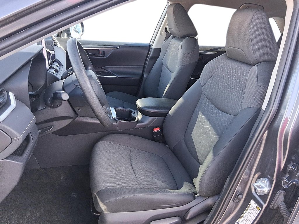 2024 Toyota RAV4 LE AWD in Stratford, Ontario - 8 - w1024h768px