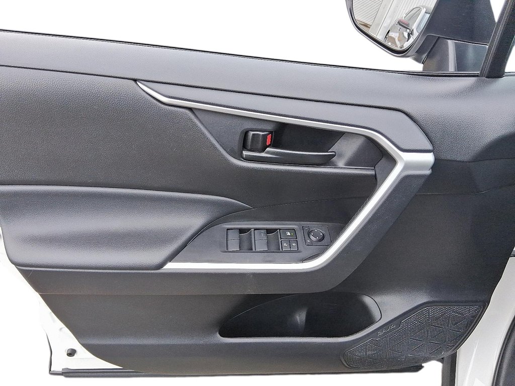 2024 Toyota RAV4 LE AWD in Stratford, Ontario - 11 - w1024h768px