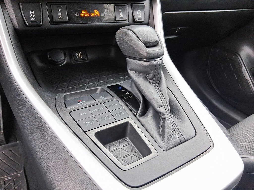 2024 Toyota RAV4 LE AWD in Stratford, Ontario - 16 - w1024h768px