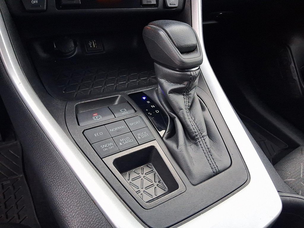 2024 Toyota RAV4 LE AWD in Stratford, Ontario - 16 - w1024h768px