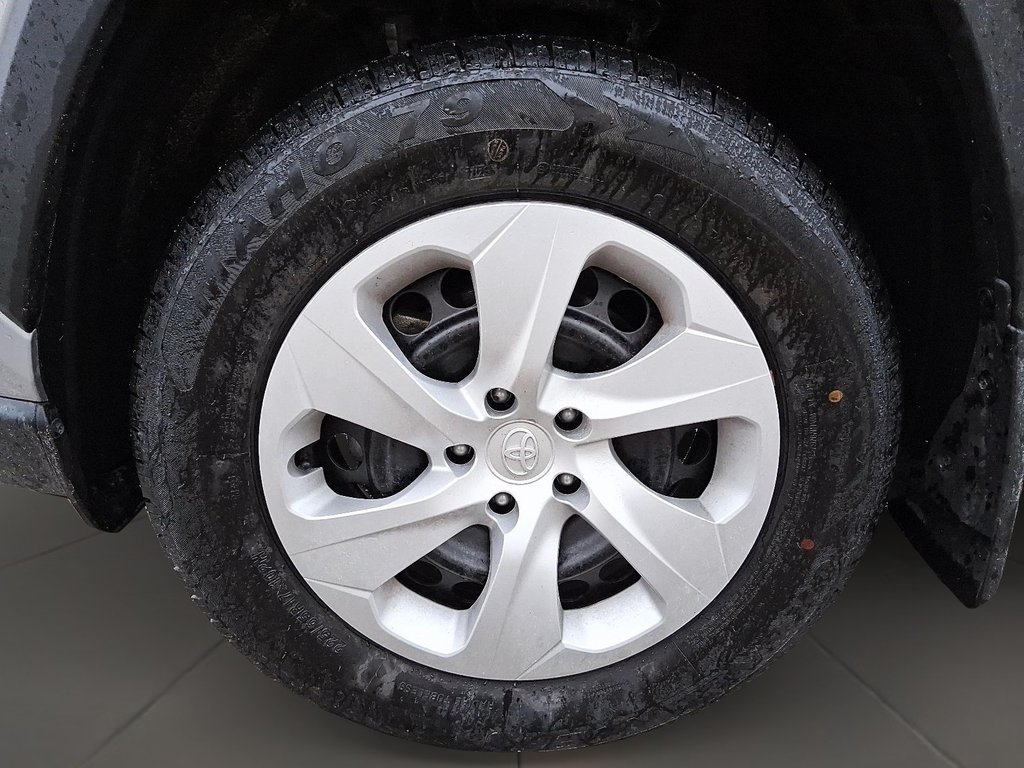 2024 Toyota RAV4 LE AWD in Stratford, Ontario - 7 - w1024h768px
