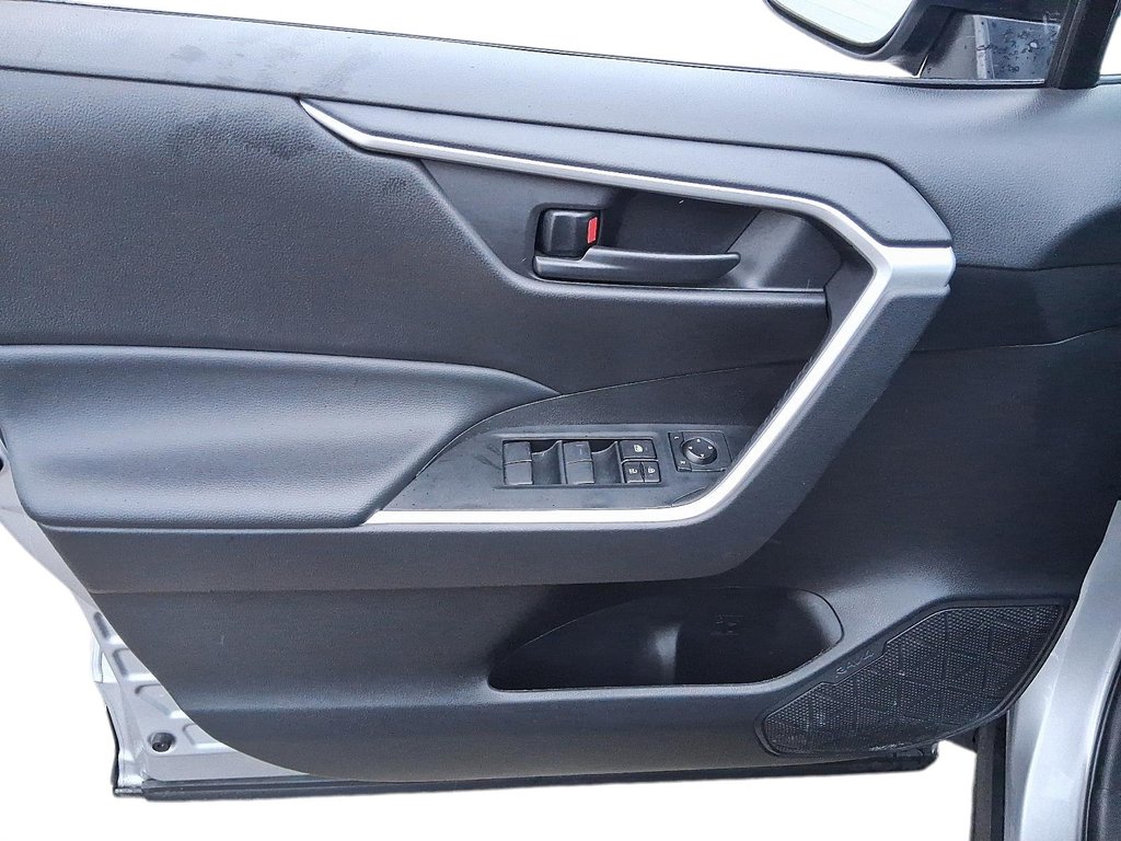 2024 Toyota RAV4 LE AWD in Stratford, Ontario - 11 - w1024h768px
