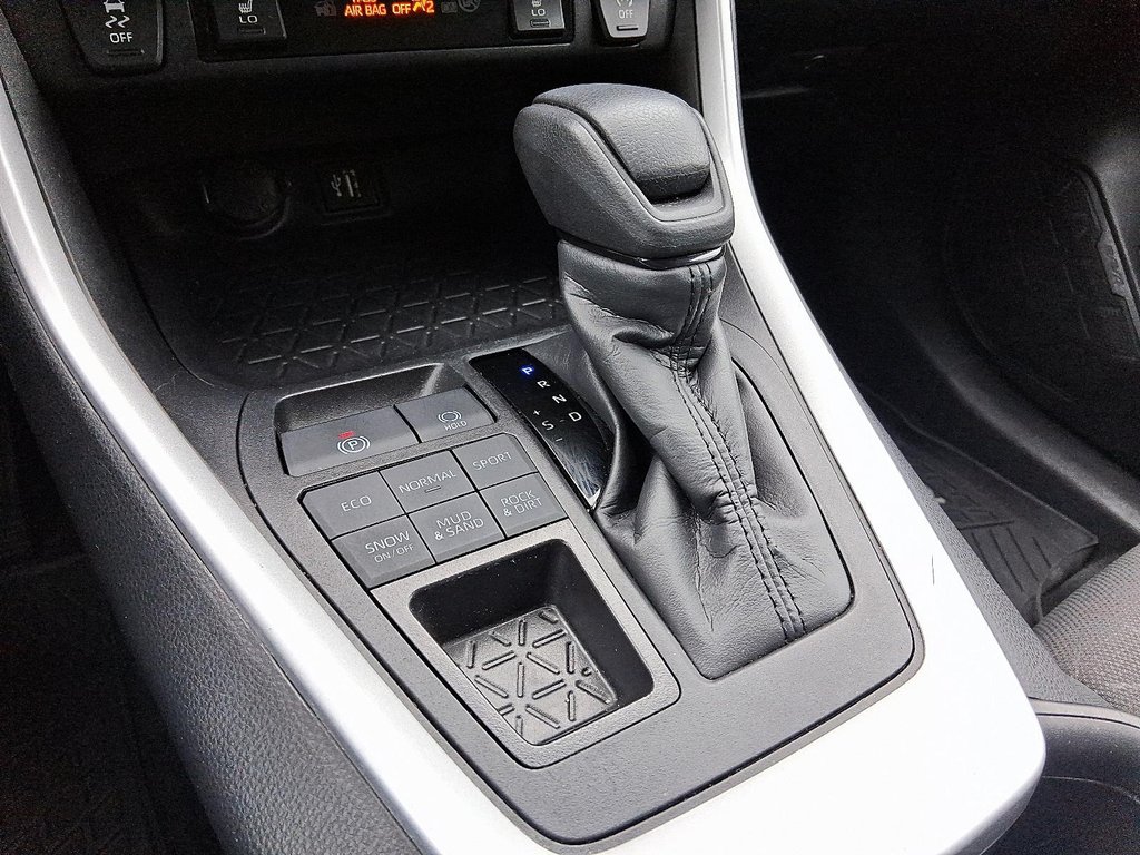 2024 Toyota RAV4 LE AWD in Stratford, Ontario - 16 - w1024h768px