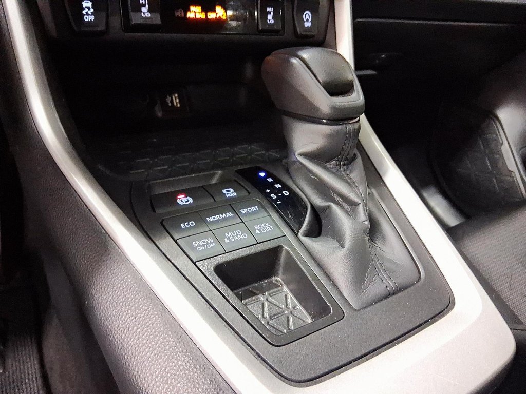 2024 Toyota RAV4 LE AWD in Stratford, Ontario - 16 - w1024h768px