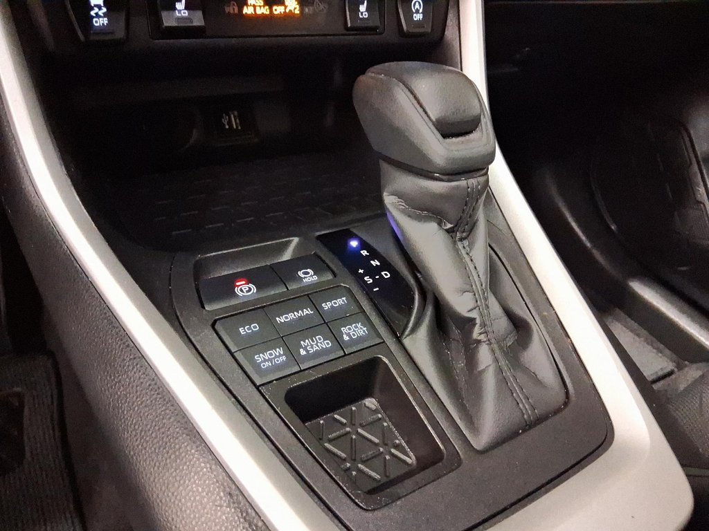 2024 Toyota RAV4 LE AWD in Stratford, Ontario - 16 - w1024h768px