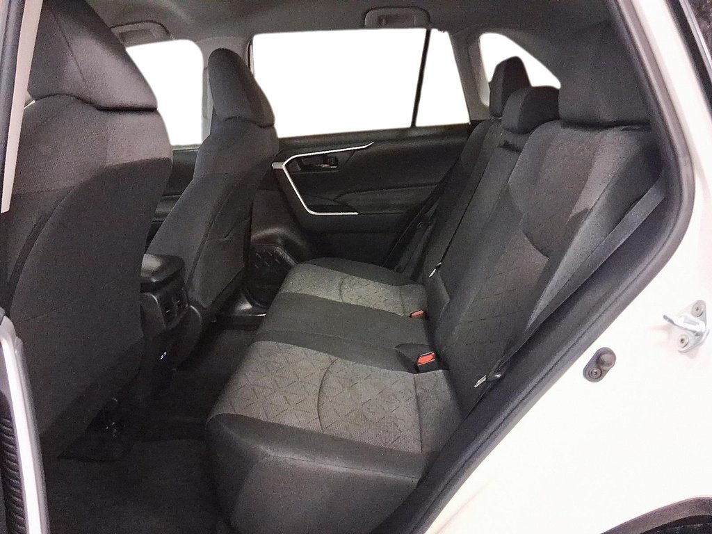 2024 Toyota RAV4 LE AWD in Stratford, Ontario - 9 - w1024h768px