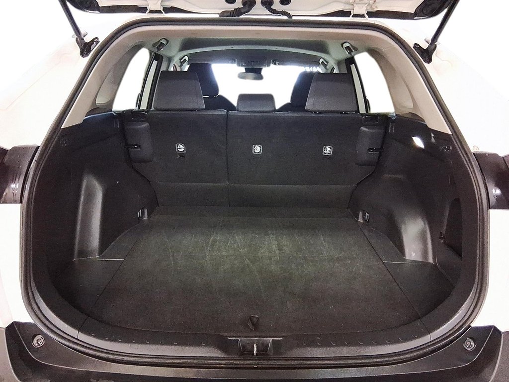2024 Toyota RAV4 LE AWD in Stratford, Ontario - 6 - w1024h768px
