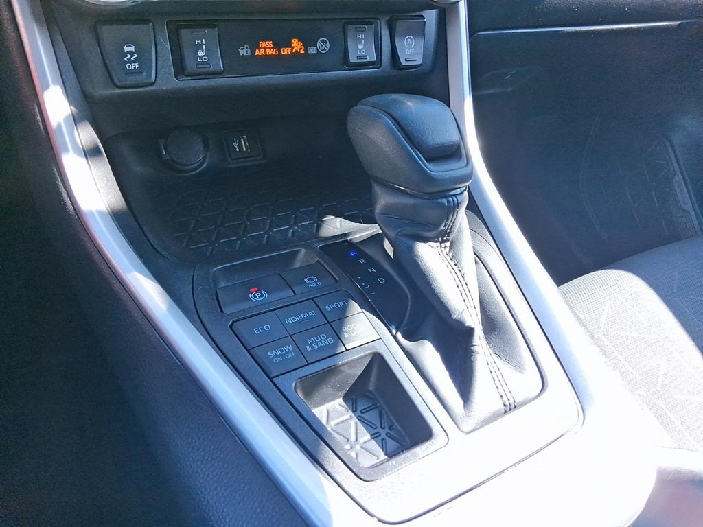 2024 Toyota RAV4 LE AWD in Stratford, Ontario - 16 - w1024h768px