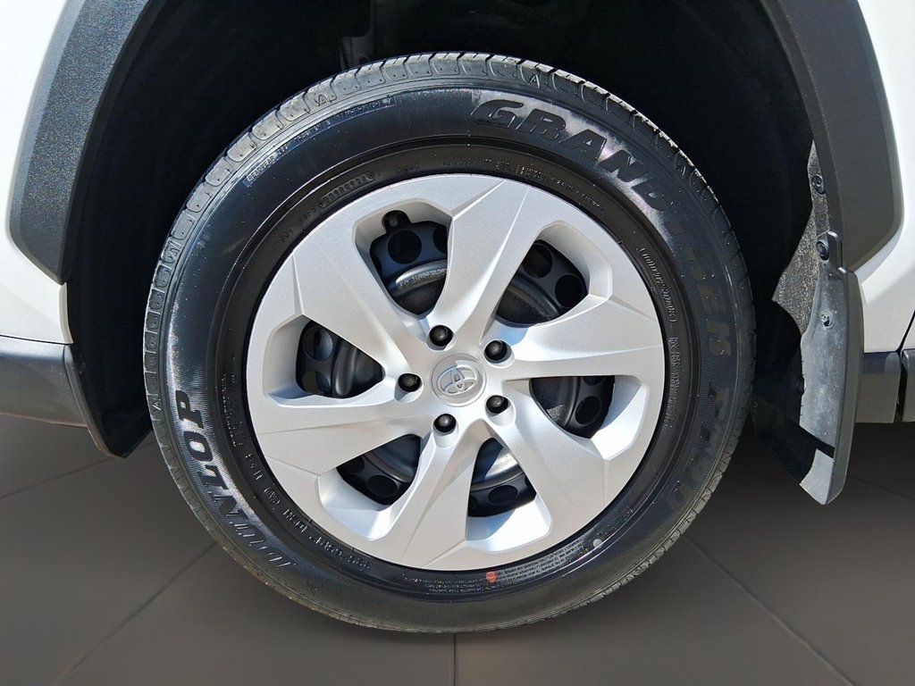 2024 Toyota RAV4 LE AWD in Stratford, Ontario - 7 - w1024h768px