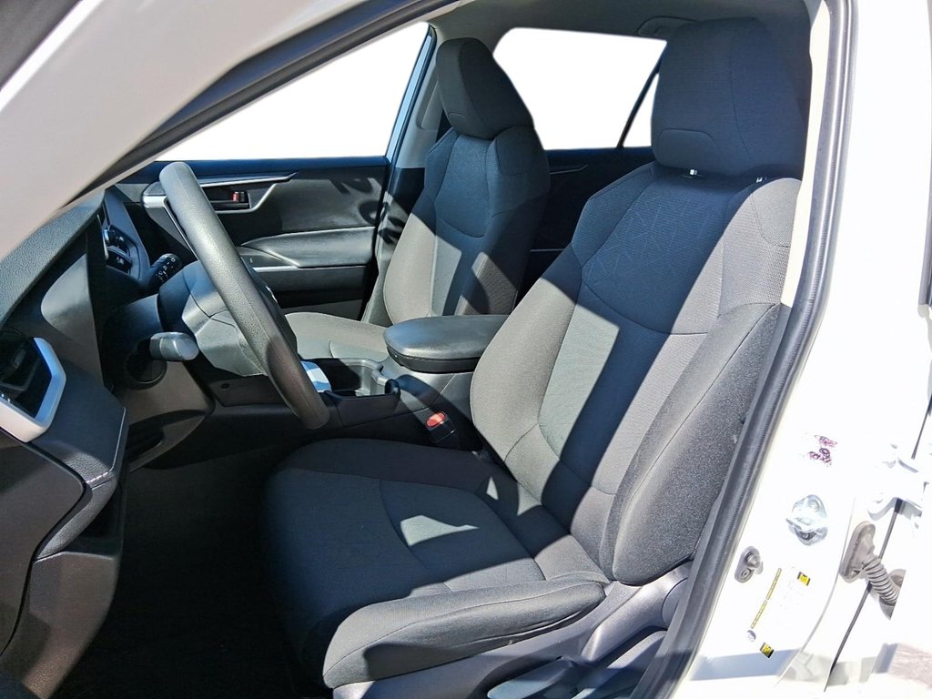 2024 Toyota RAV4 LE AWD in Stratford, Ontario - 8 - w1024h768px