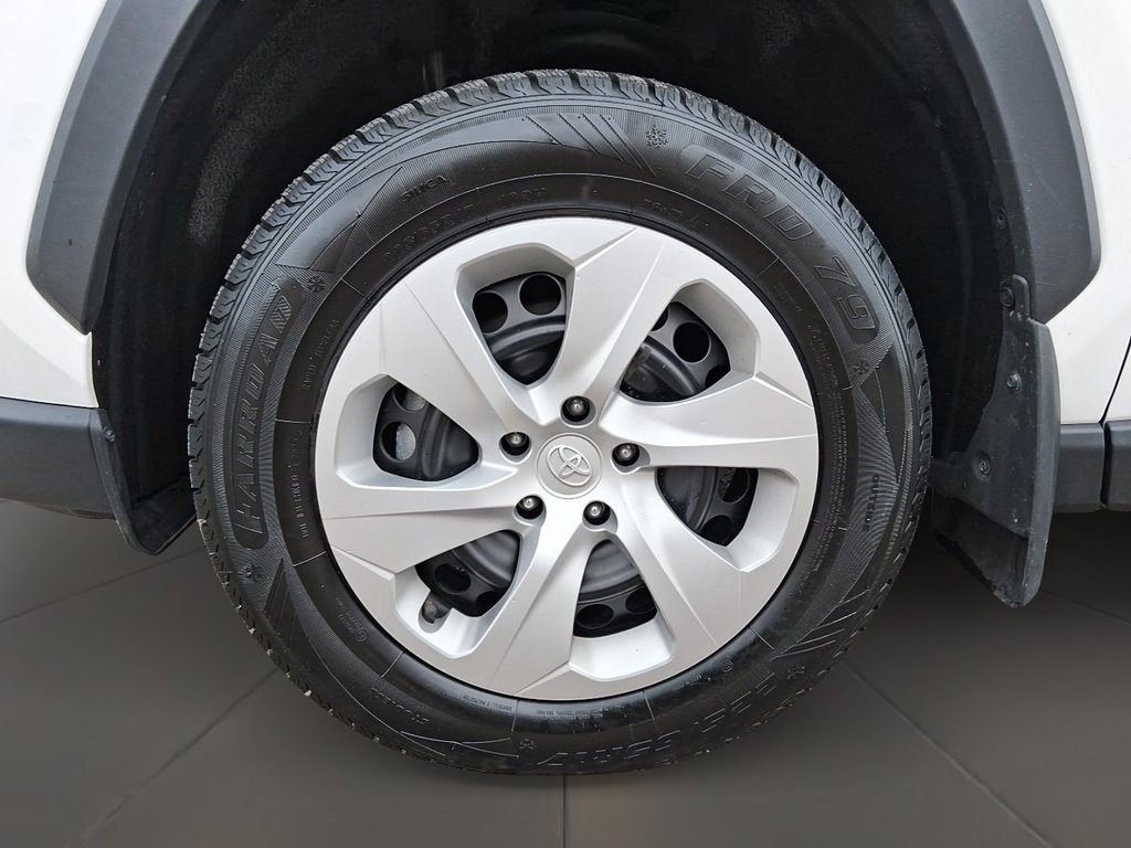2024 Toyota RAV4 LE AWD in Stratford, Ontario - 7 - w1024h768px