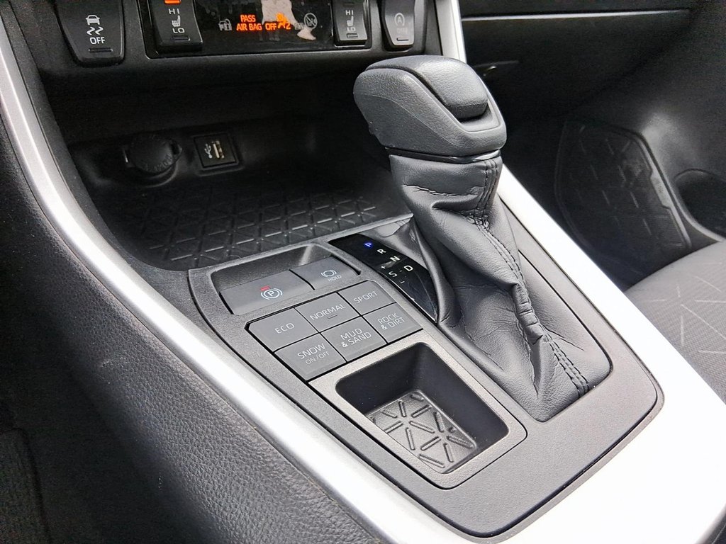 2024 Toyota RAV4 LE AWD in Stratford, Ontario - 16 - w1024h768px