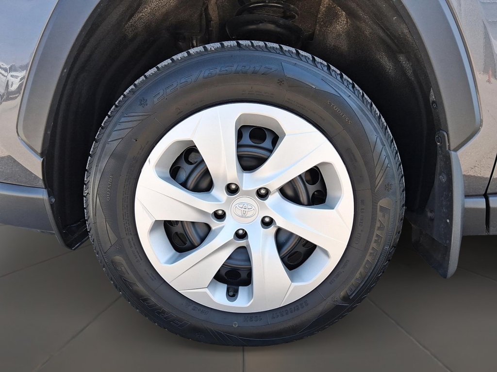 2024 Toyota RAV4 LE AWD in Stratford, Ontario - 7 - w1024h768px