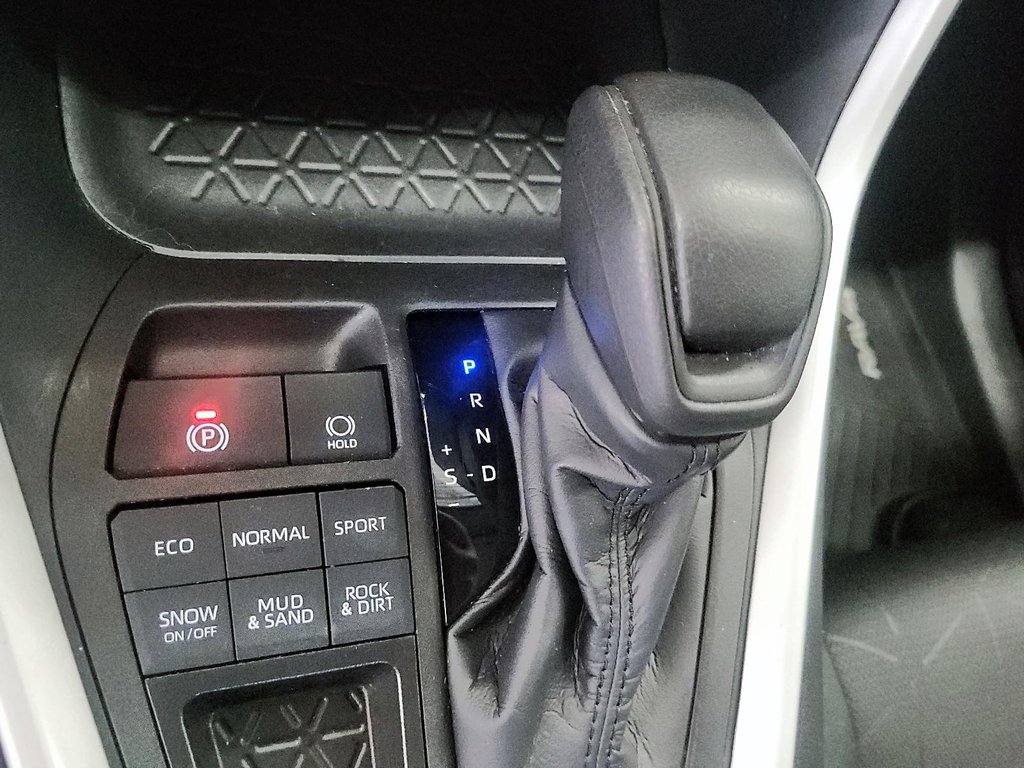 2024 Toyota RAV4 LE AWD in Stratford, Ontario - 14 - w1024h768px