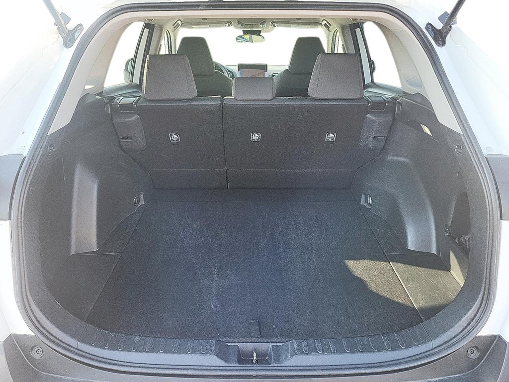 2024 Toyota RAV4 LE AWD in Stratford, Ontario - 6 - w1024h768px