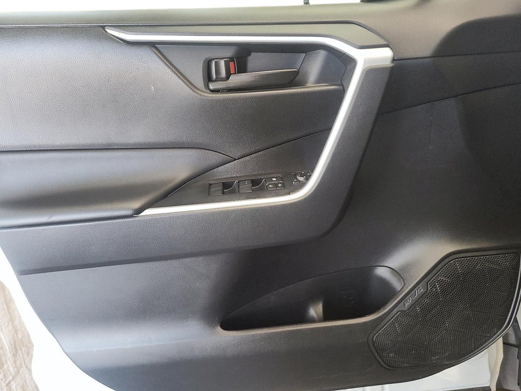 2024 Toyota RAV4 LE AWD in Stratford, Ontario - 10 - w1024h768px