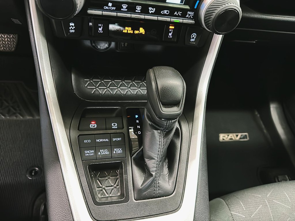 2024 Toyota RAV4 LE AWD in Stratford, Ontario - 14 - w1024h768px