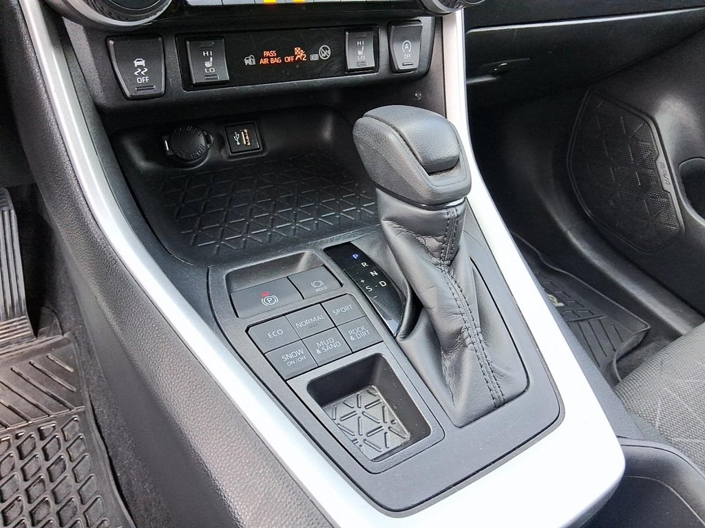 2024 Toyota RAV4 LE AWD in Stratford, Ontario - 17 - w1024h768px