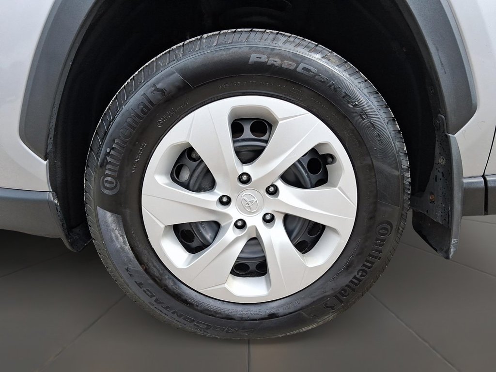 2024 Toyota RAV4 LE AWD in Stratford, Ontario - 7 - w1024h768px