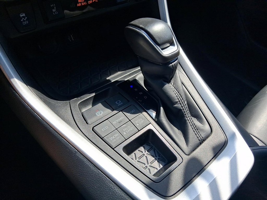 2024 Toyota RAV4 XLE AWD in Stratford, Ontario - 16 - w1024h768px