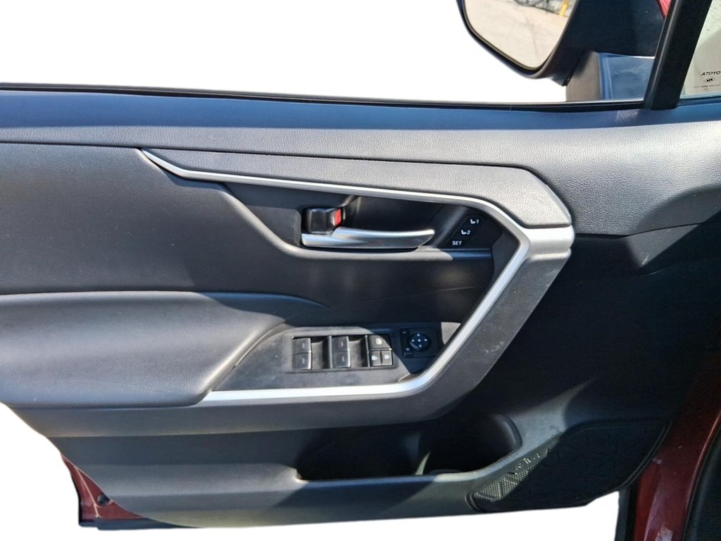2024 Toyota RAV4 XLE AWD in Stratford, Ontario - 11 - w1024h768px