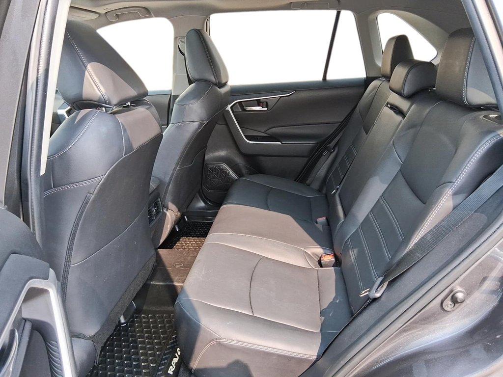 2024 Toyota RAV4 XLE AWD in Stratford, Ontario - 9 - w1024h768px