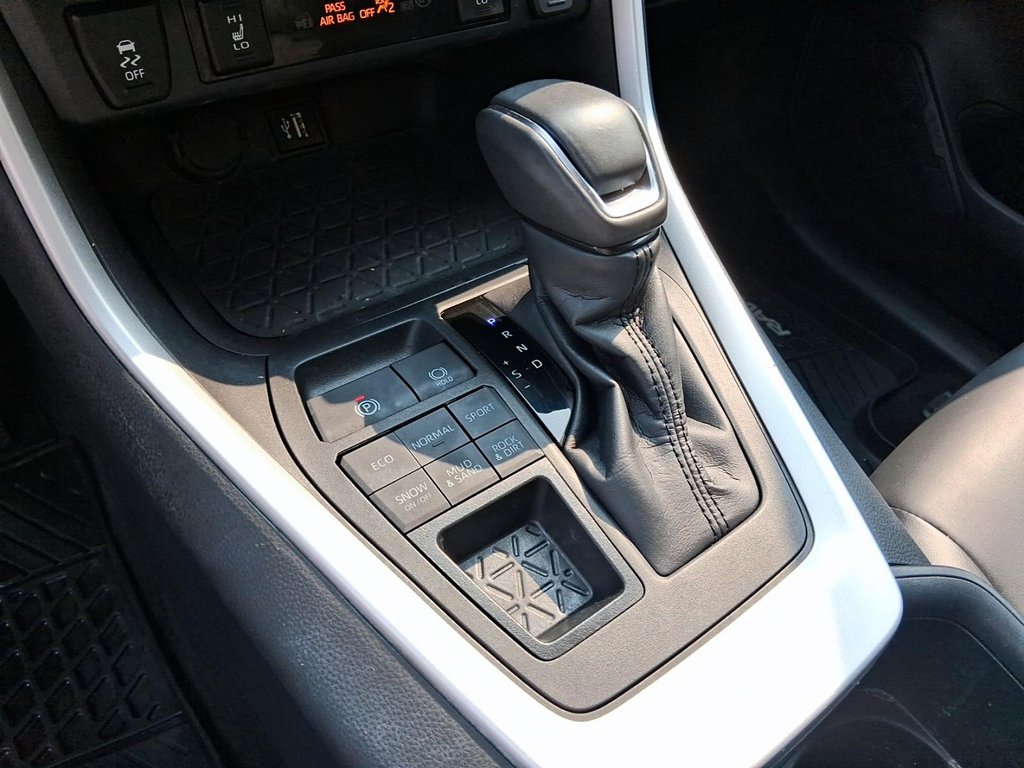 2024 Toyota RAV4 XLE AWD in Stratford, Ontario - 16 - w1024h768px