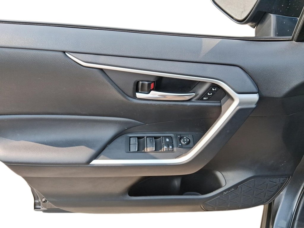 2024 Toyota RAV4 XLE AWD in Stratford, Ontario - 11 - w1024h768px