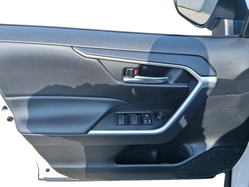 2025 Toyota RAV4 XLE AWD in Stratford, Ontario - 11 - w1024h768px