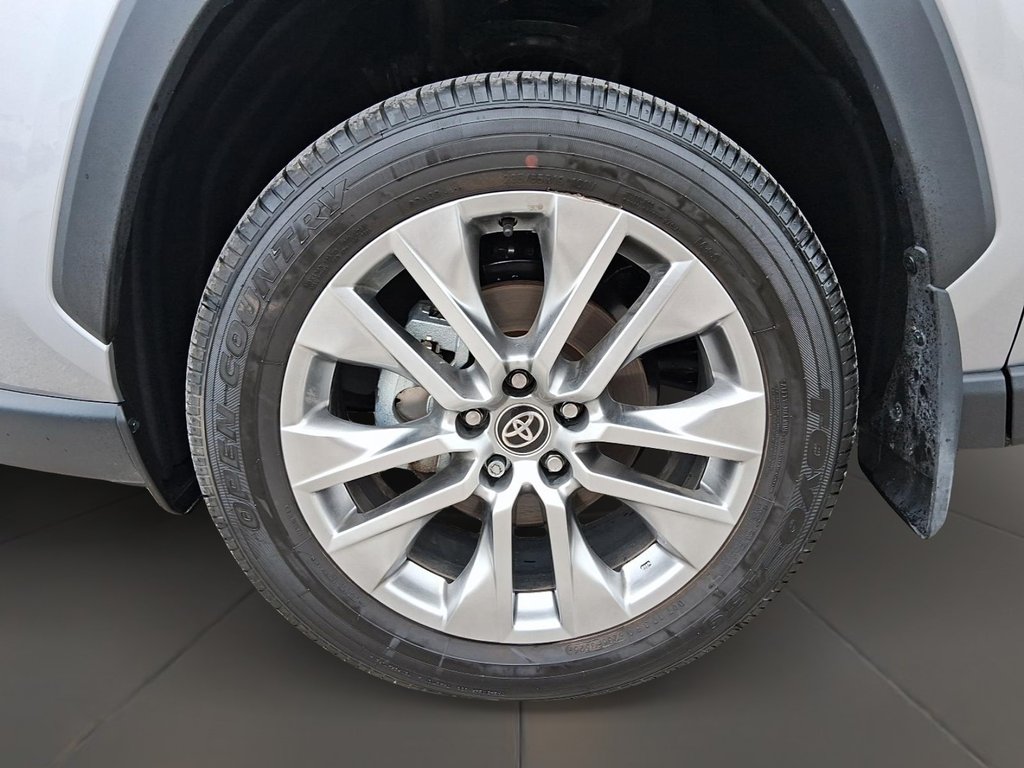 2025 Toyota RAV4 XLE AWD in Stratford, Ontario - 7 - w1024h768px