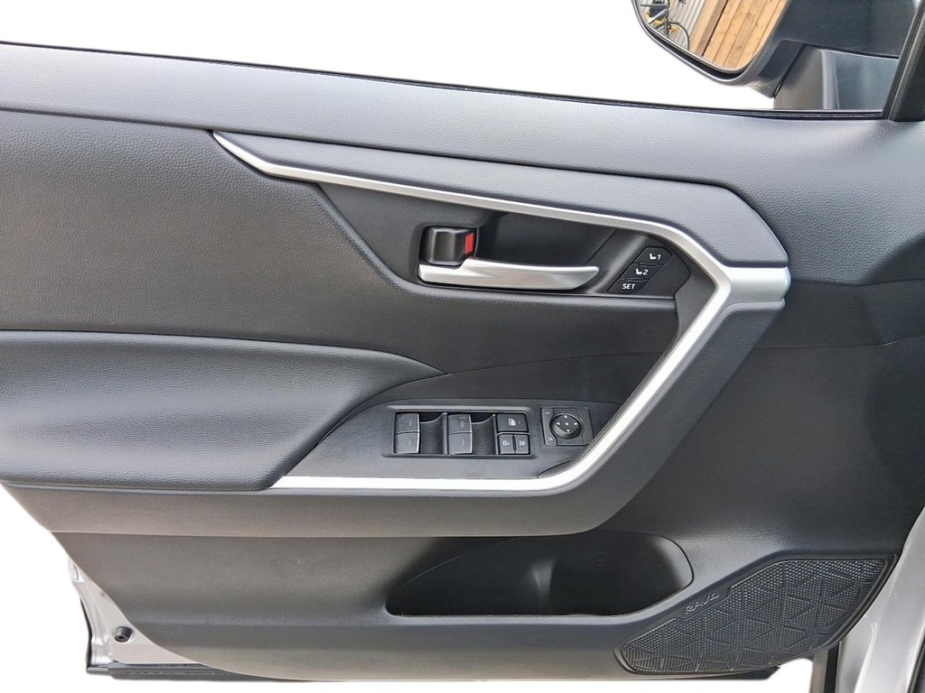 2025 Toyota RAV4 XLE AWD in Stratford, Ontario - 11 - w1024h768px