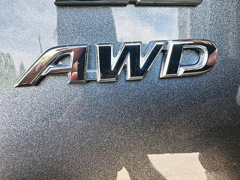 2025 Toyota RAV4 LE AWD in Stratford, Ontario - 15 - w1024h768px